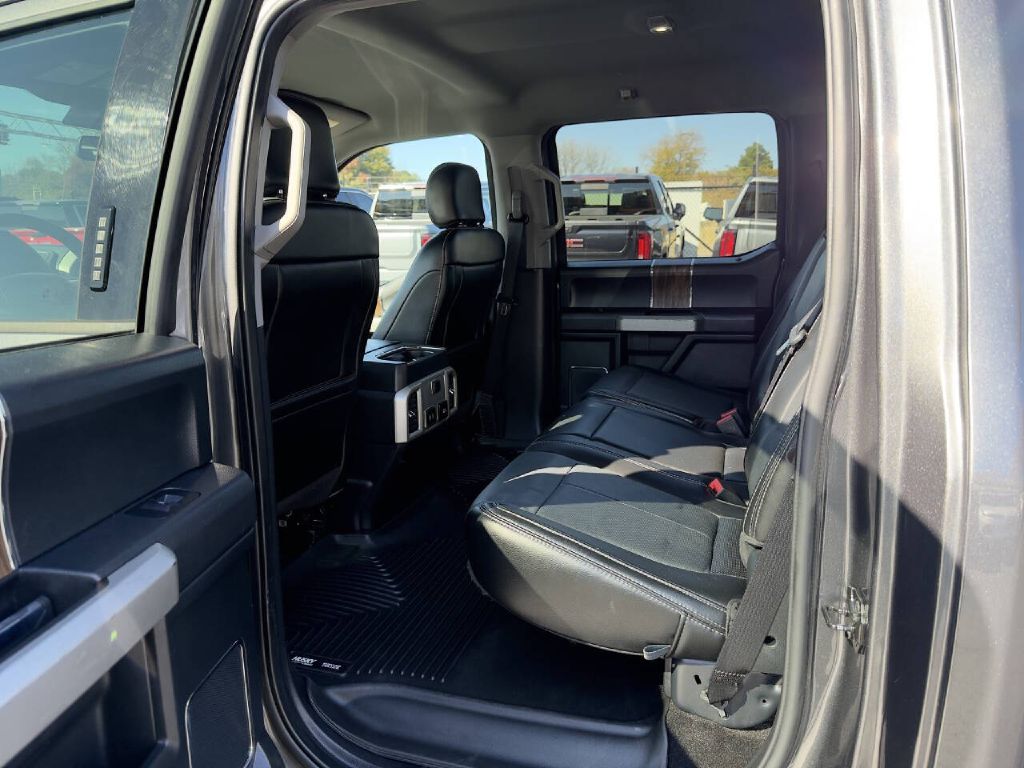 Photo 10 of this FORD F150 XLT