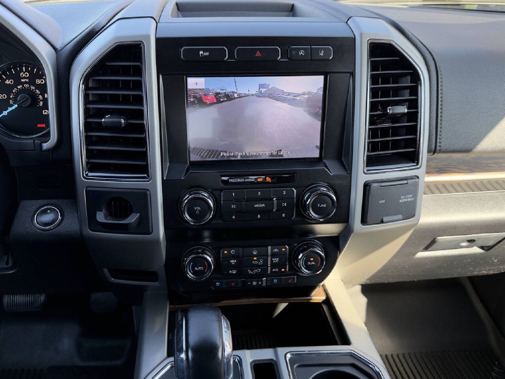 Photo 18 of this FORD F150 XLT