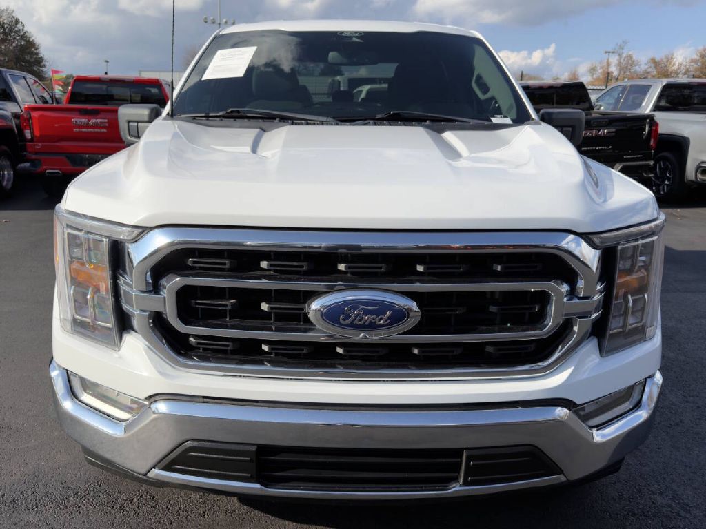 Photo 2 of this FORD F150 XLT