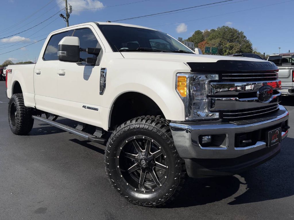 Photo 4 of this FORD F250 LARIAT