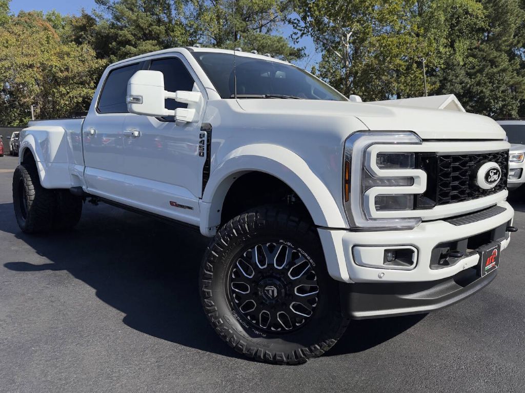 Photo 3 of this FORD F450 LIMITED