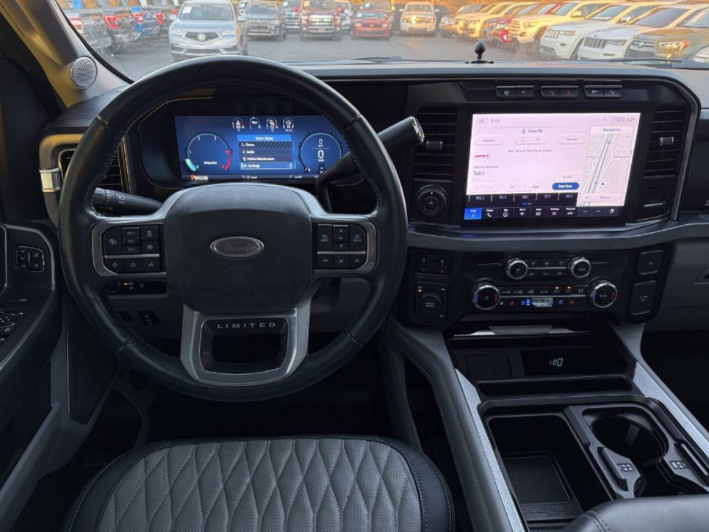Photo 12 of this FORD F450 LIMITED