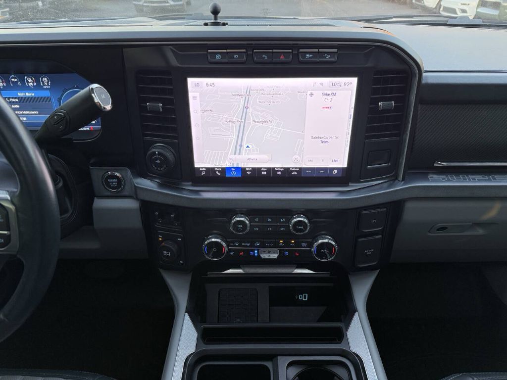 Photo 14 of this FORD F450 LIMITED