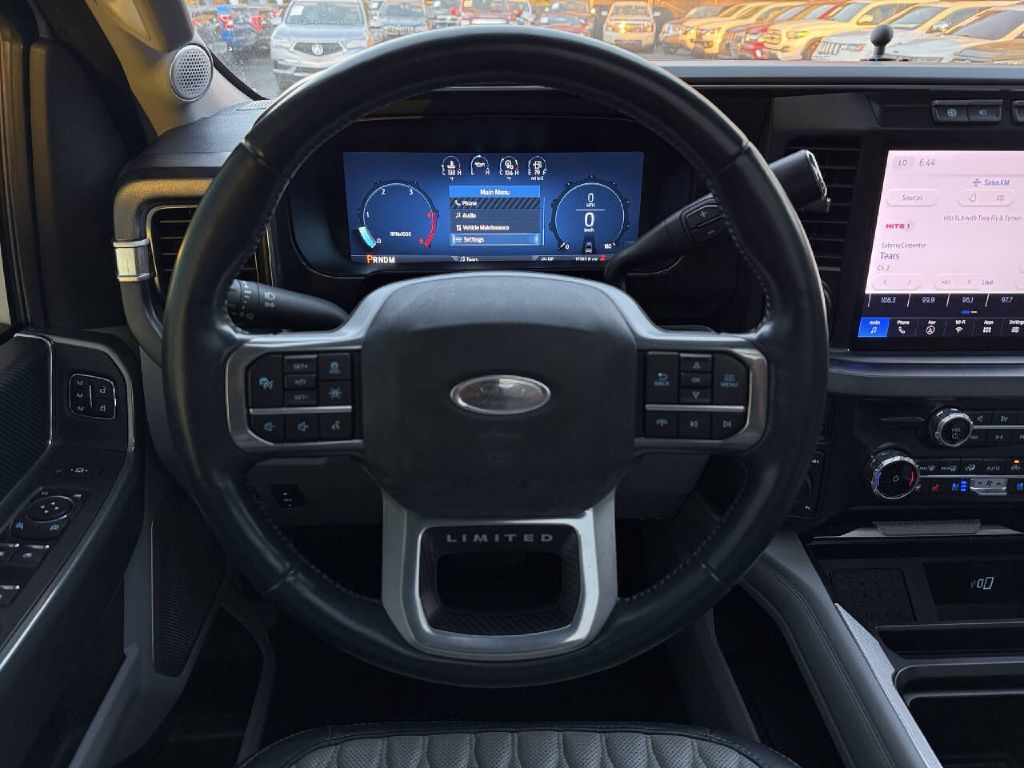 Photo 15 of this FORD F450 LIMITED