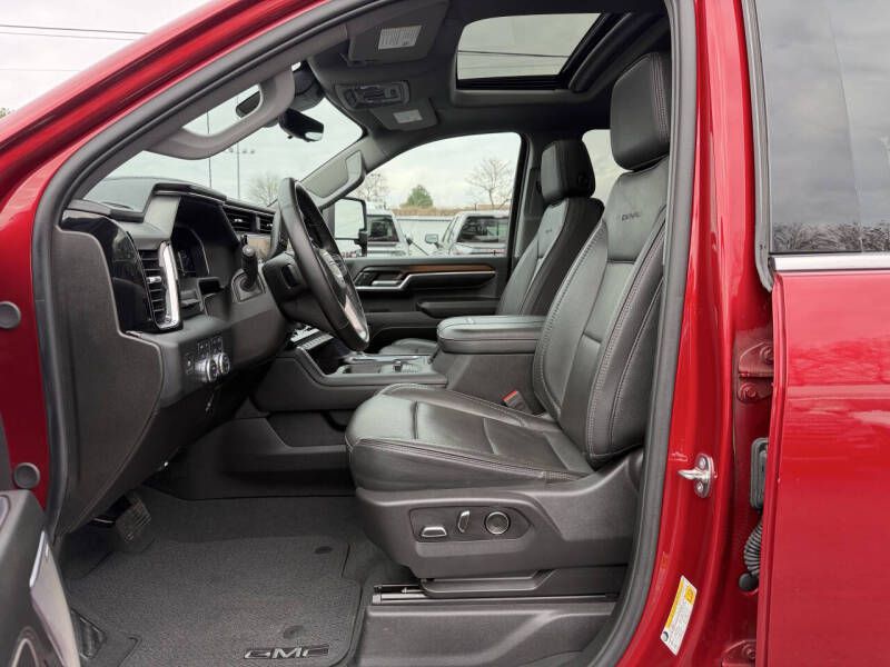 Photo 11 of this GMC SIERRA DENALI