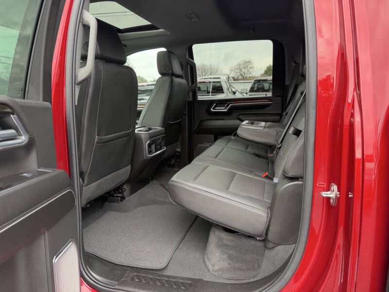 Photo 12 of this GMC SIERRA DENALI