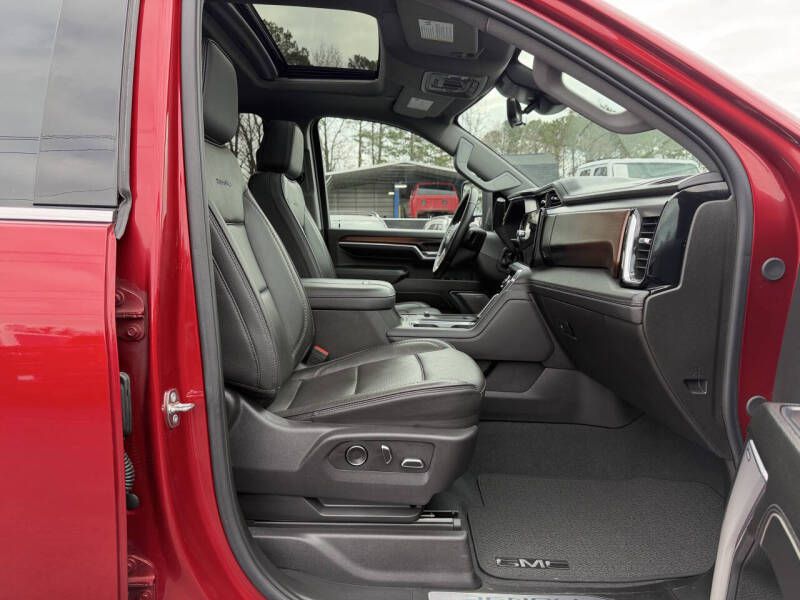 Photo 13 of this GMC SIERRA DENALI