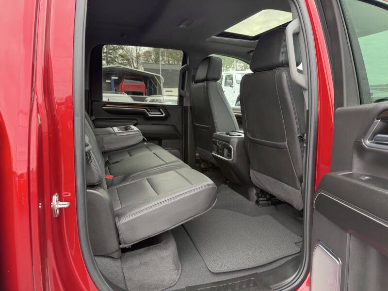 Photo 14 of this GMC SIERRA DENALI