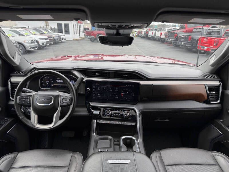 Photo 15 of this GMC SIERRA DENALI