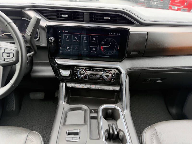 Photo 18 of this GMC SIERRA DENALI