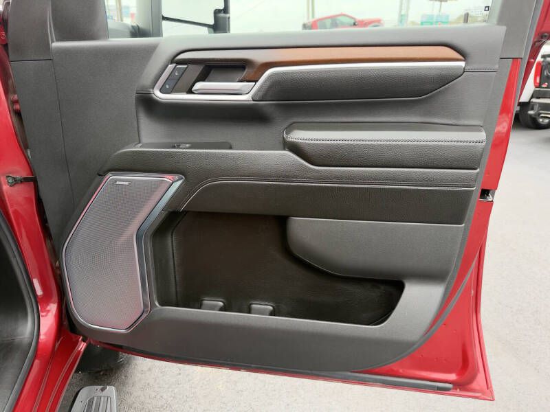 Photo 24 of this GMC SIERRA DENALI