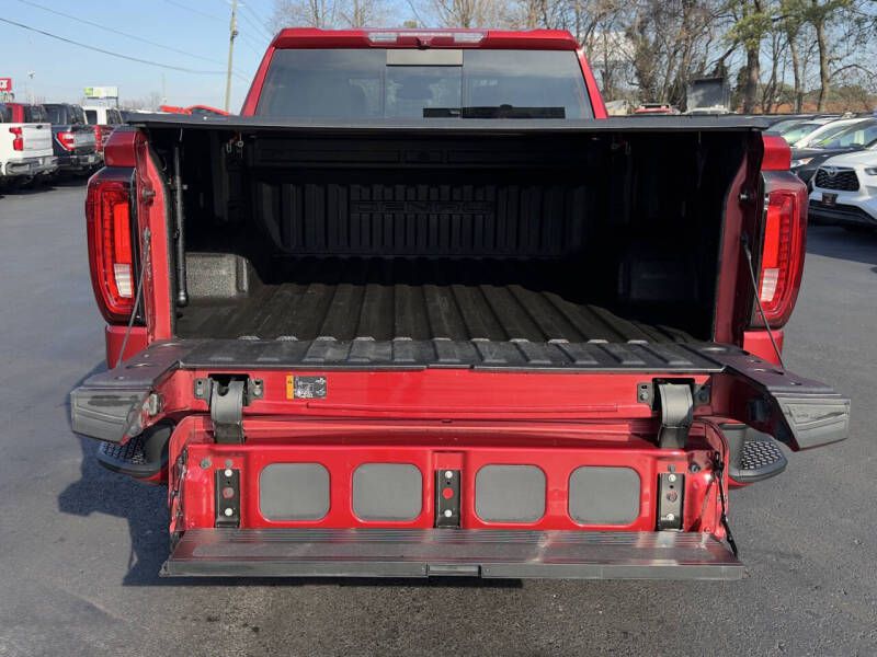 Photo 11 of this GMC SIERRA DENALI