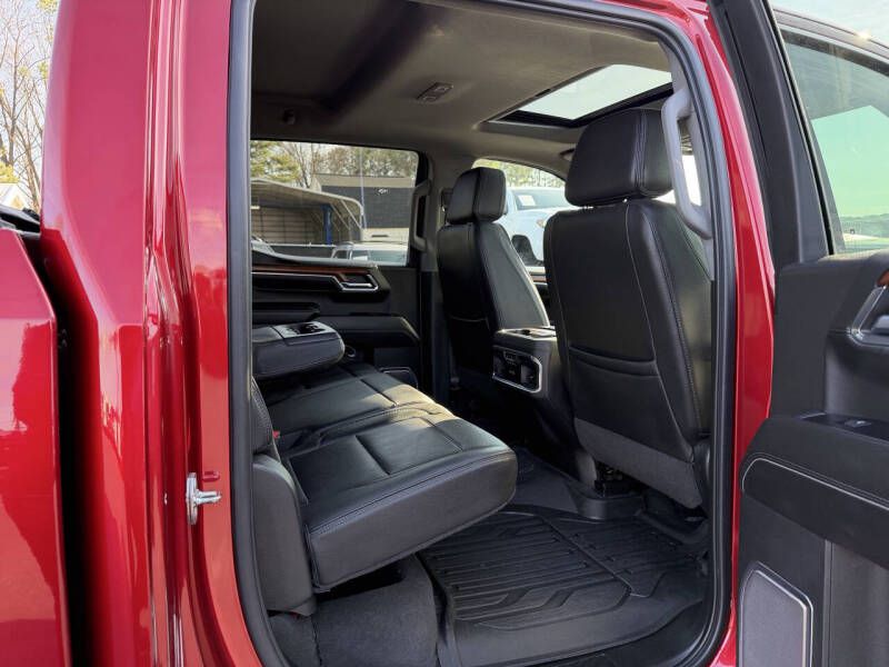 Photo 15 of this GMC SIERRA DENALI