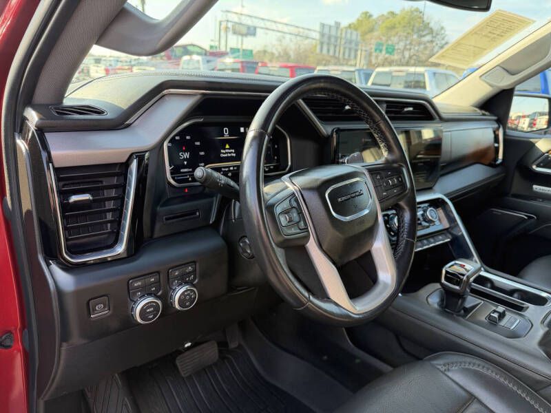 Photo 16 of this GMC SIERRA DENALI