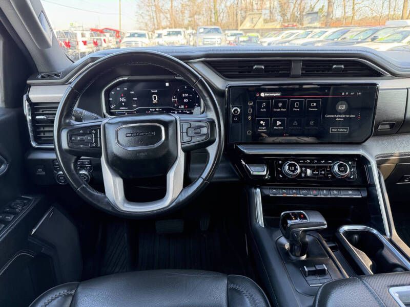 Photo 18 of this GMC SIERRA DENALI