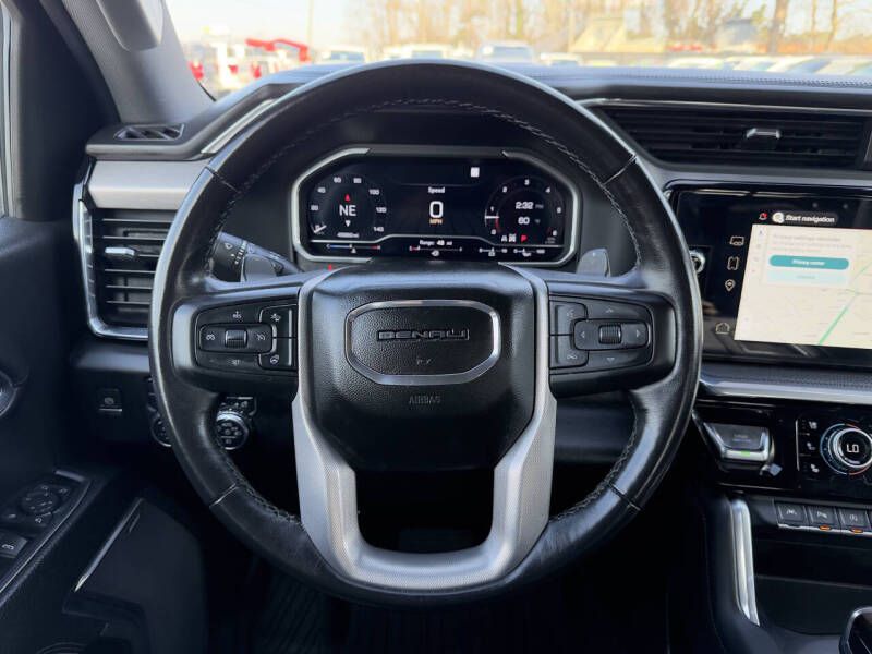 Photo 22 of this GMC SIERRA DENALI
