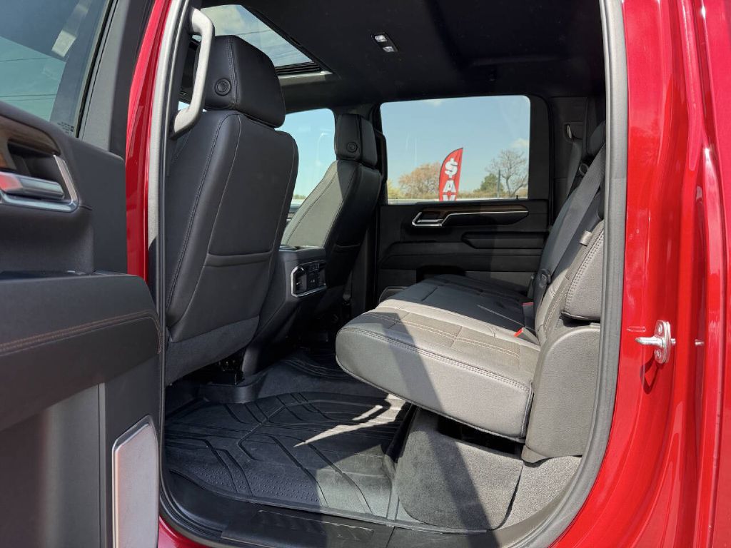 Photo 11 of this CHEVROLET SILVERADO 2500