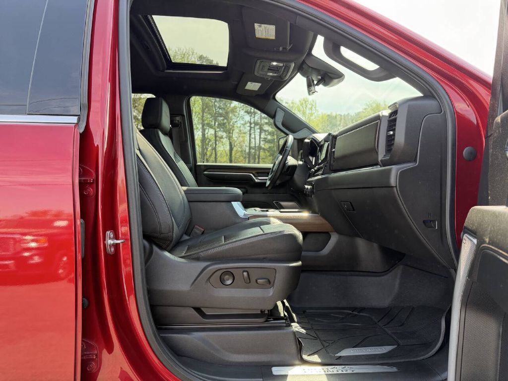 Photo 12 of this CHEVROLET SILVERADO 2500