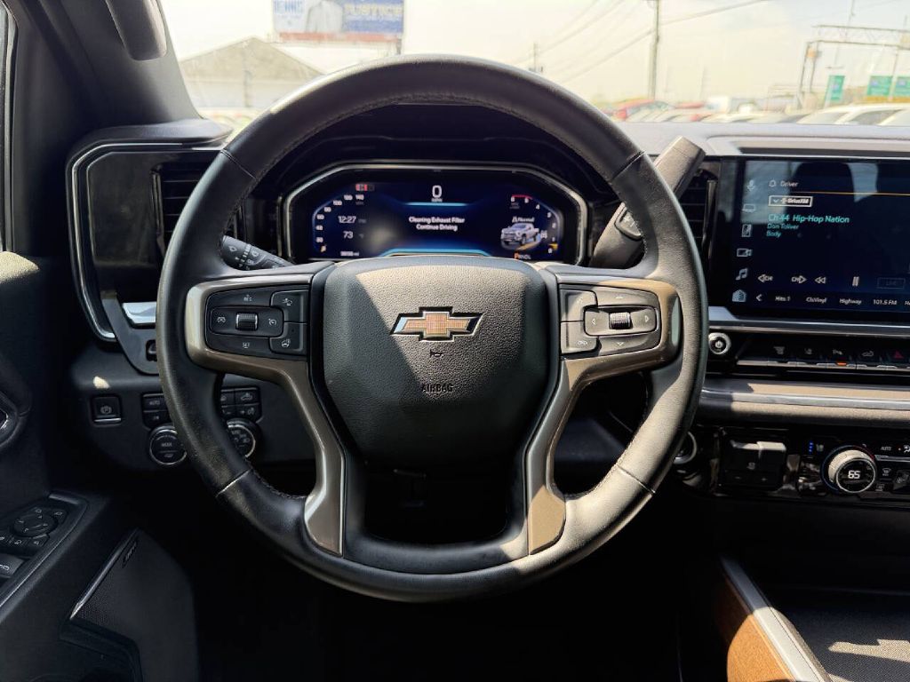 Photo 16 of this CHEVROLET SILVERADO 2500