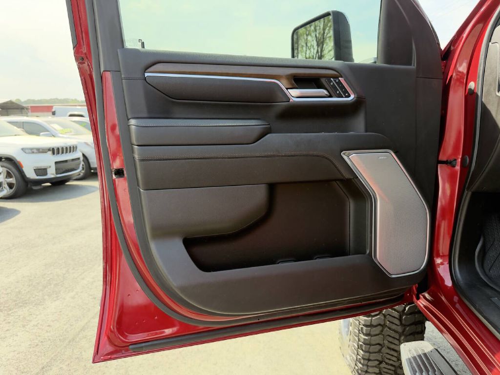 Photo 20 of this CHEVROLET SILVERADO 2500
