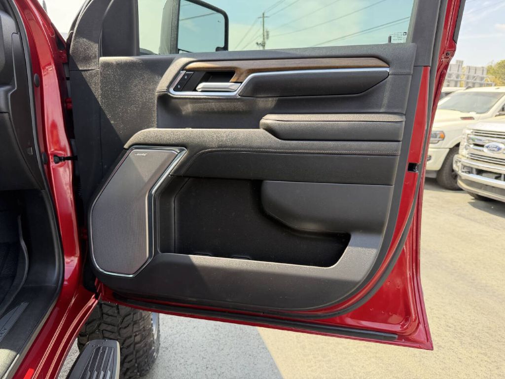 Photo 21 of this CHEVROLET SILVERADO 2500
