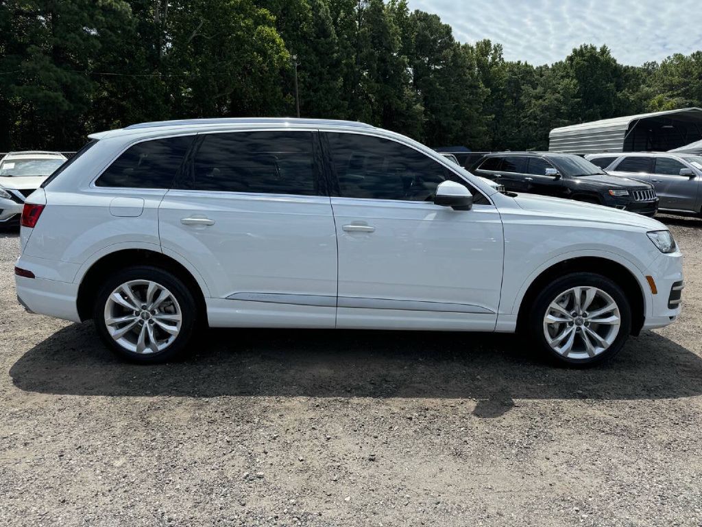 Photo 5 of this AUDI Q7