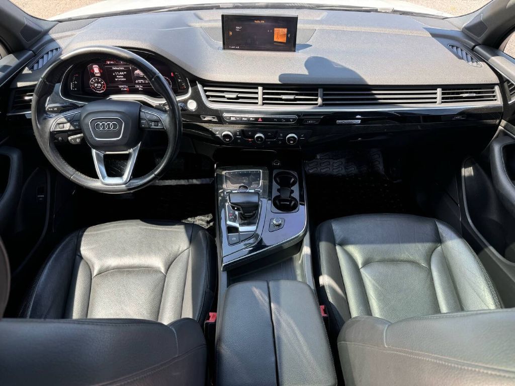 Photo 8 of this AUDI Q7