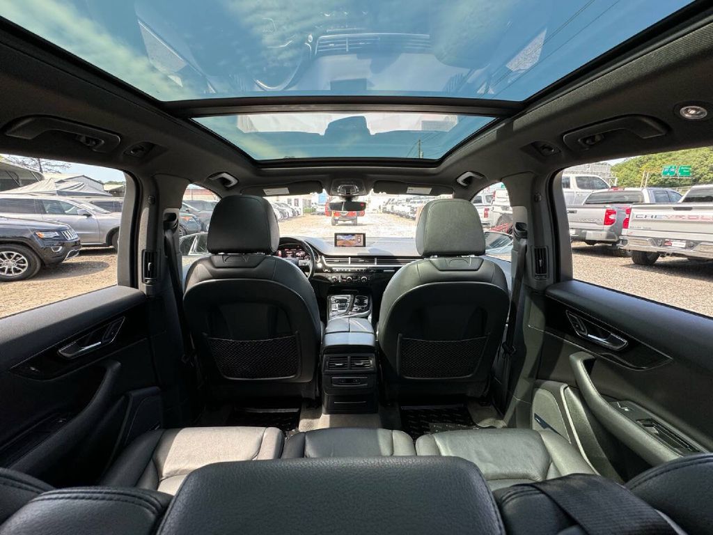 Photo 9 of this AUDI Q7
