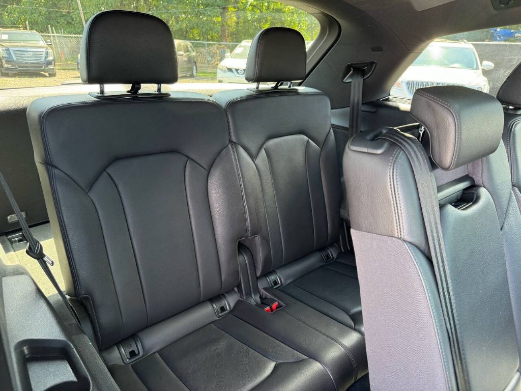 Photo 15 of this AUDI Q7