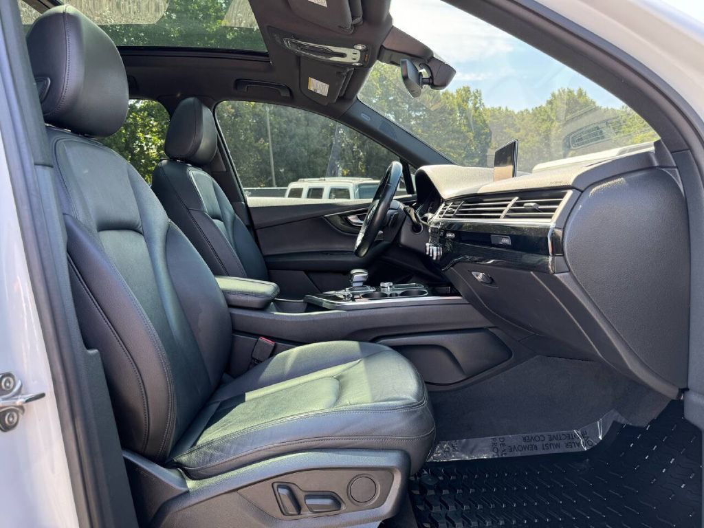 Photo 17 of this AUDI Q7