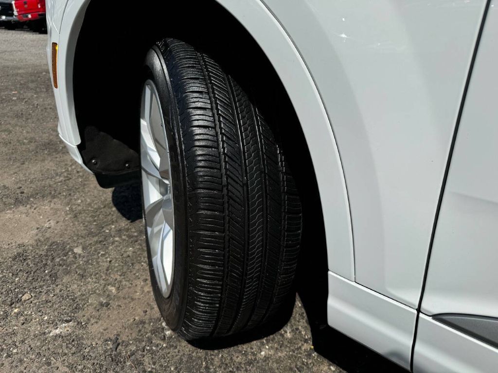 Photo 24 of this AUDI Q7