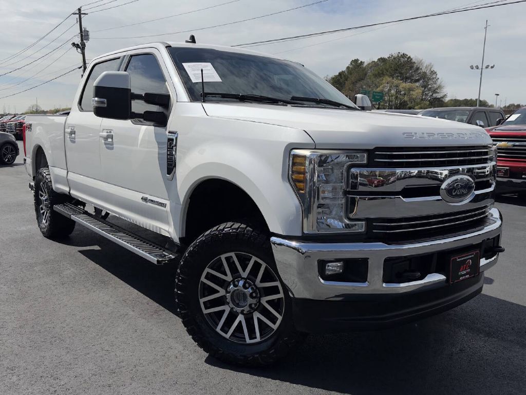 Photo 3 of this FORD F250 LARIAT