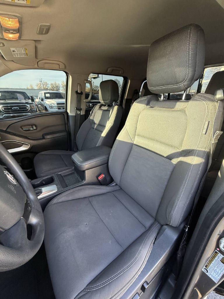 Photo 7 of this NISSAN FRONTIER