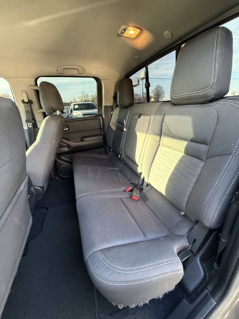 Photo 8 of this NISSAN FRONTIER