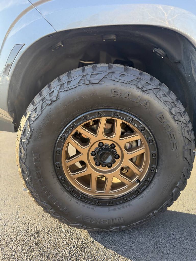 Photo 12 of this NISSAN FRONTIER