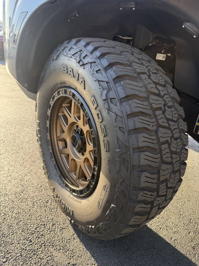 Photo 13 of this NISSAN FRONTIER