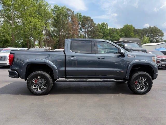 Photo 6 of this GMC SIERRA