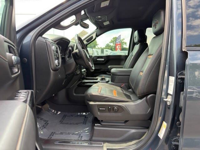 Photo 10 of this GMC SIERRA
