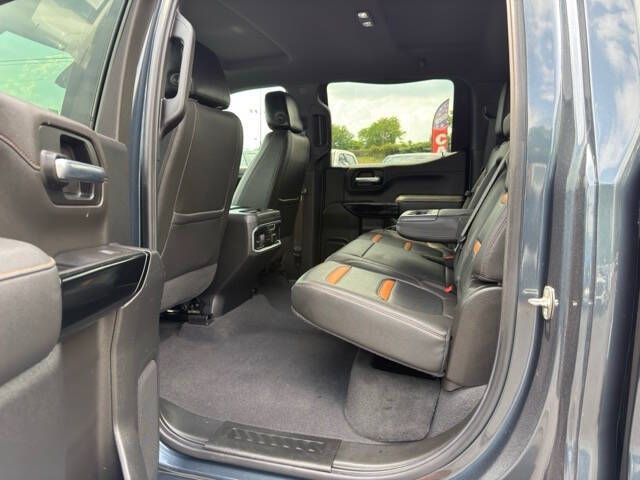 Photo 11 of this GMC SIERRA