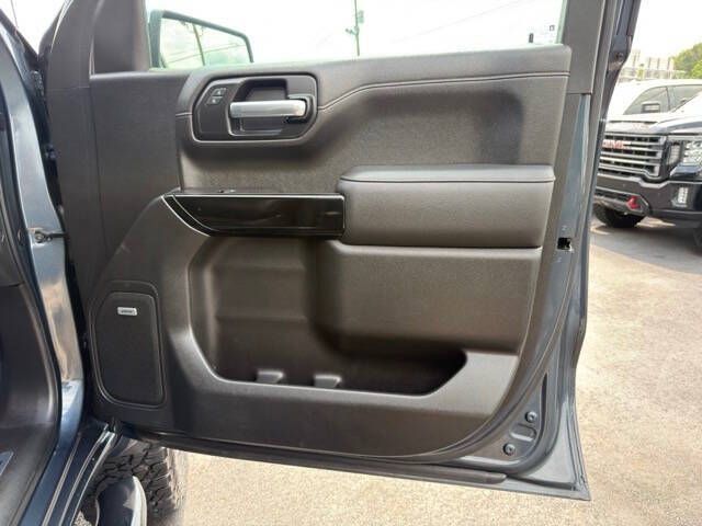 Photo 22 of this GMC SIERRA
