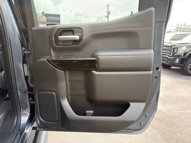Photo 24 of this GMC SIERRA