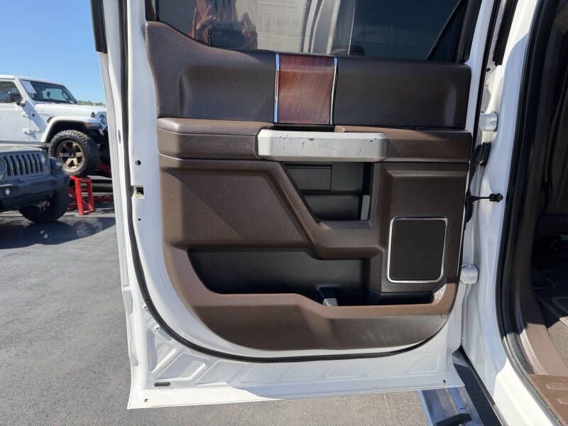 Photo 2 of this FORD F250 SUPER DUTY