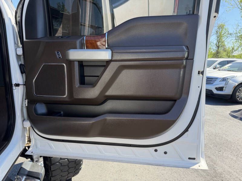 Photo 3 of this FORD F250 SUPER DUTY