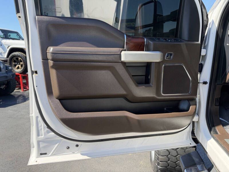 Photo 4 of this FORD F250 SUPER DUTY