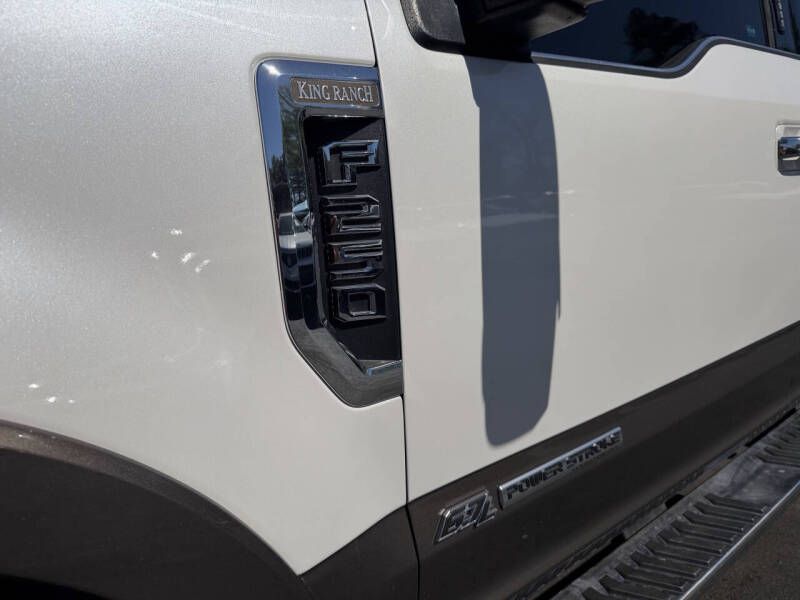 Photo 26 of this FORD F250 SUPER DUTY