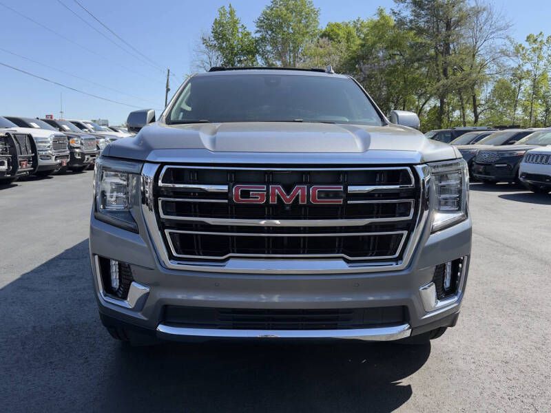 Photo 2 of this GMC YUKON XL