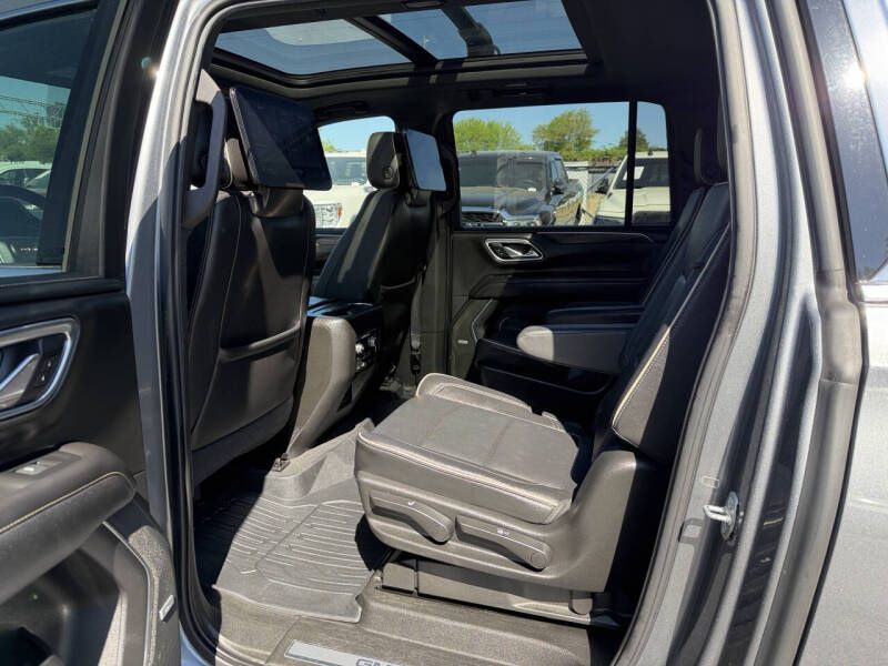 Photo 10 of this GMC YUKON XL