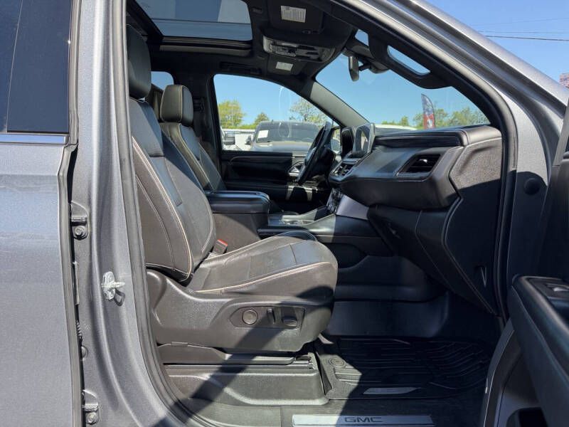 Photo 12 of this GMC YUKON XL