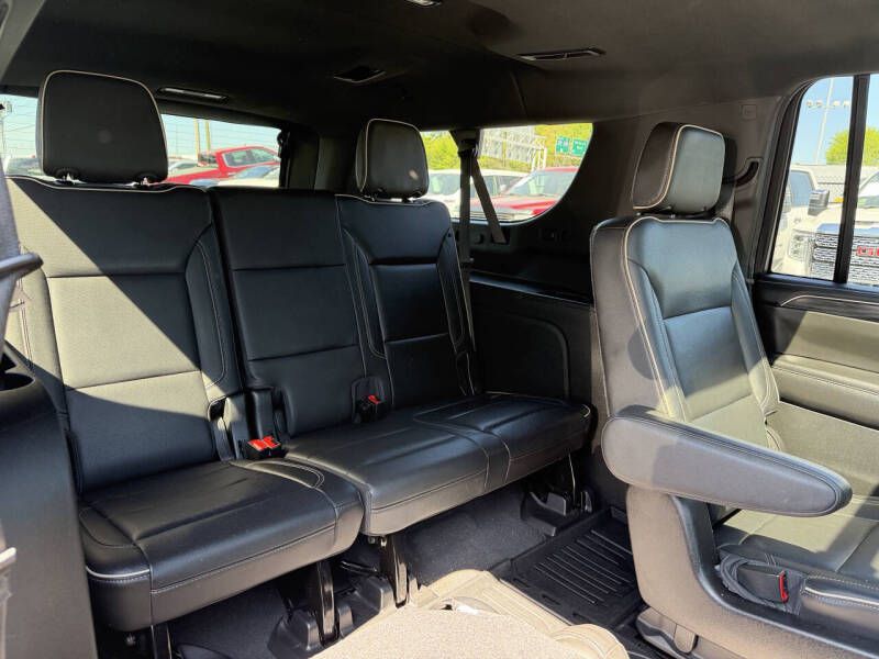 Photo 14 of this GMC YUKON XL