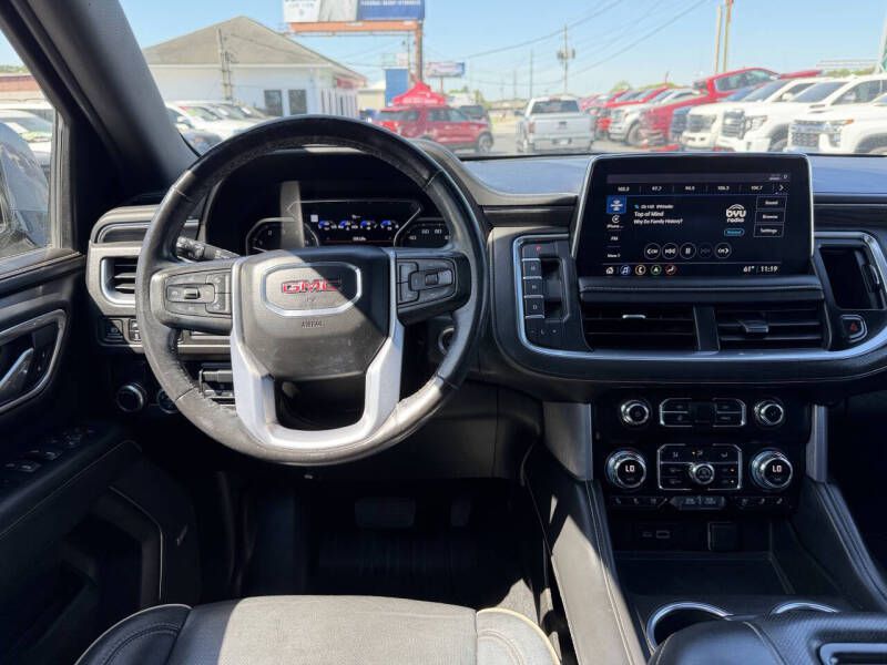 Photo 16 of this GMC YUKON XL
